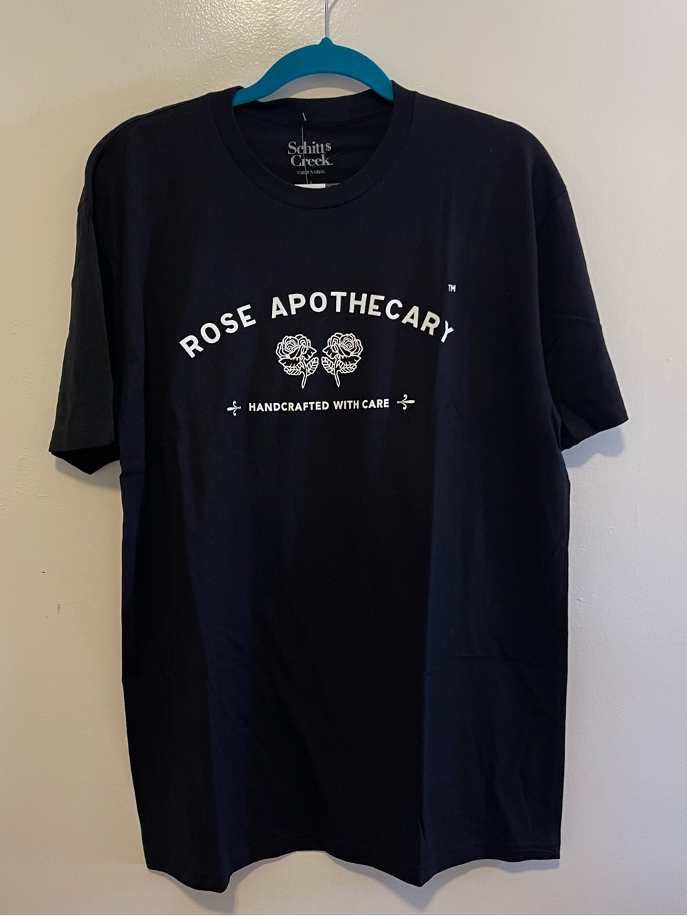 Schitt's Creek Authentic Rose Apothecary Men's Graphic T-Shirt Black Large NWT